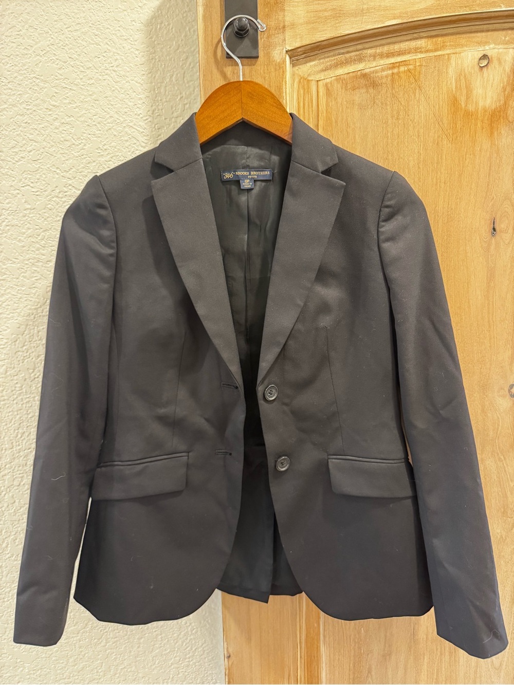 Brooks Brothers Women’s Black Two-Button Blazer Size 0 Petite